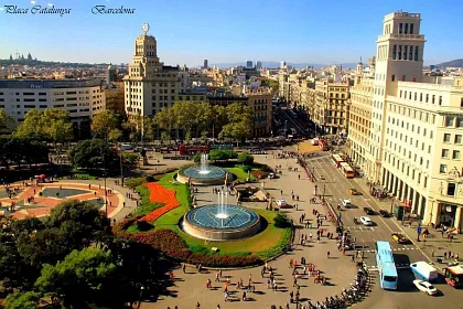 Plaza de Catalunya, Barcelona with kids